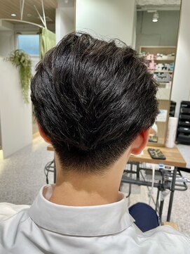 ゼストララ(ZEST Lara) 【YUICHI】毛流れパーマ【吉祥寺】