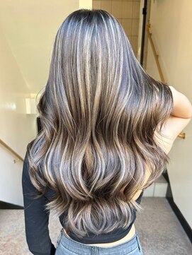 ヨロ 渋谷(YOLO) 韓国ヘアーハッシュカットレイヤーカットハイライトカラー