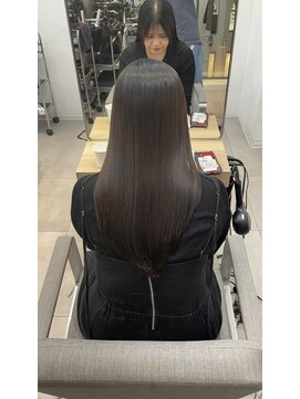 エラ(Ella) 髪質改善オリーブベージュで艶髪に