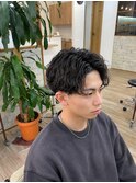 【岸】メンズセンターパートツイストスパイラルパーマ