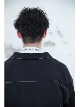 ヌーム 塚本店(NOOM) モードケイズコレクション メンズ後ろ姿刈り上げ