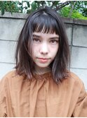 雰囲気醸し出す眉上バングのロブ/10代20代30代40代