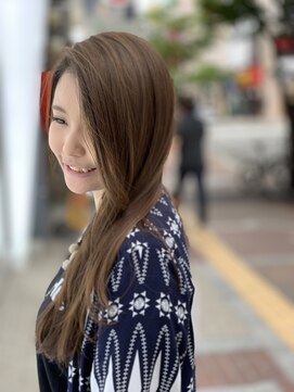 アスイン(asuin) 艶々ロングヘアー