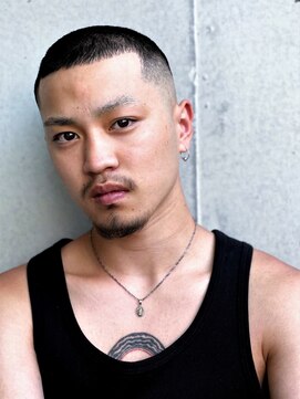 ガズル ハラジュク(GUZZLE HARAJUKU) イージーパーマスキンフェードオシャレバズカット