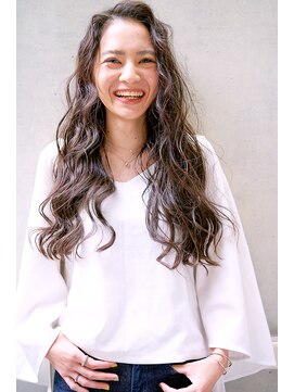 モア 下通店(MORE) 魅せるロングパーマ