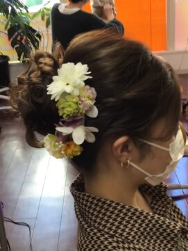 ヘアサロン ユニティ(Hair Salon Unity) ミディアムポイントポニーテールカール