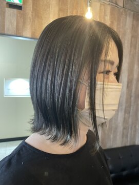 アルム(hair salon Alum) 透明感オリーブグレー ハイライトあり 切りっぱなしボブ☆