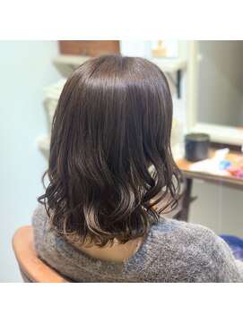 シアン(CyAN) オリーブカラー