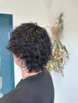 コス(KOS) 波巻きパーマ　ウルフスタイル