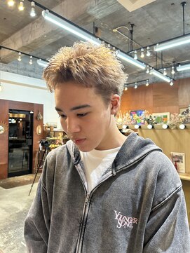 チャプター 問屋町(chapter) スパイキーショート#ダブルカラー#ブロンドヘア眉毛カット