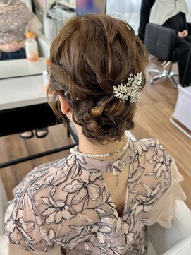 オウン(AUN) ルーズシニヨン