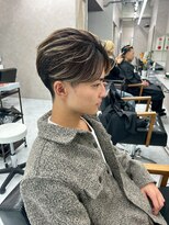 メンズサロン キング 高槻店(Men’s salon K!ng)&nbsp;フェザーショートアップバングセンターパートメンズハイライト