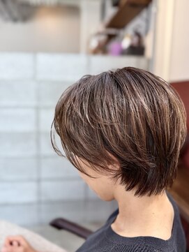 ルーファス 恵比寿 渋谷(Ruufus) 大人美人の白髪ぼかしショートレイヤー 2607