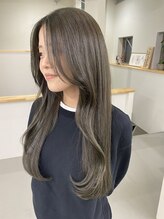 ファブ(fab.)&nbsp;赤みを抑えたオリーブベージュ