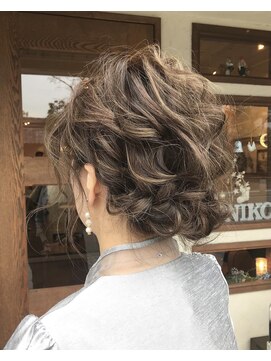 ニコ(25-niko-) ヘアアレンジ