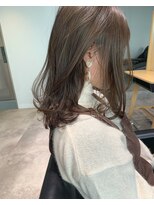 キチ(kichi.)&nbsp;[kichi.] くすみベージュ×ミディアム