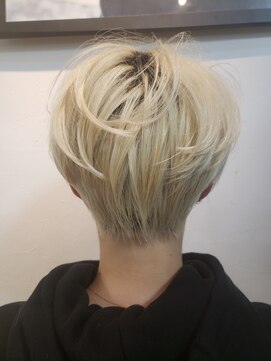 ペネロープ(Penelope) ミルクティーベージュとハンサムショート!