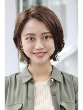 ミスエッセンス(MISS ESSENCE) シルエットの綺麗なウルフボブが可愛い/ミスエッセンス竹下