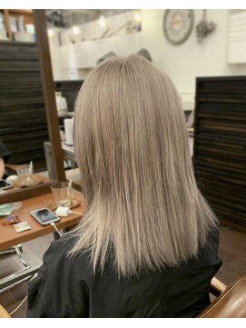 デフ(def) ブリーチ2回以上必須。ホワイトベージュ！