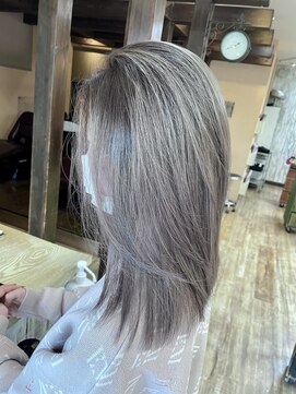 モアムー(Moremuu) 短パン美容師Makoto バレイヤージュ