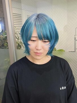 レコ 渋谷(LECO) アイスブルーとシアンのルーツグラデーション