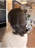 ベージュ