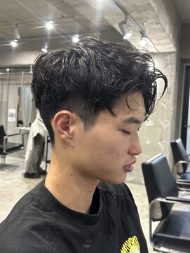 ラック(LUCK) ダークアッシュ/アッシュブラック/カルマパーマ/ベリーショート