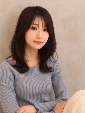 キュレア(C..ure.are) くびレイヤーエモージュ小顔カットシースルーバング大人暗髪