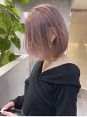 ハイトーン切りっぱなしショートボブミルクティーピンクベージュ