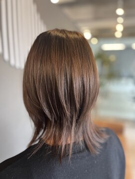 ジールヘアー(GIIL HAIR) ミディアムレイヤー、グレージュカラー