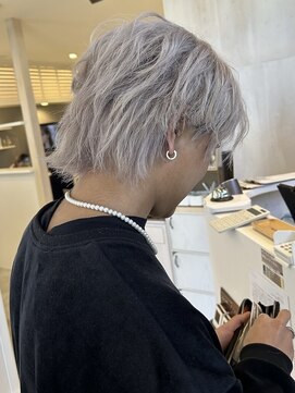 プラス ファースト ヘア(Plus 1st) ウルフ×ホワイトグレージュ