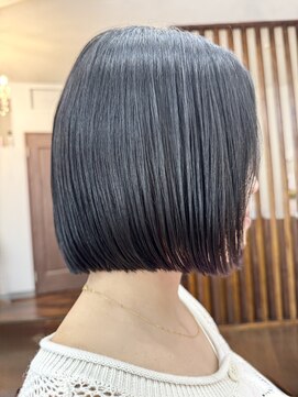 ミライエ(MIRAie) 広がる髪もこのおさまり！大人の切りっぱなしボブ