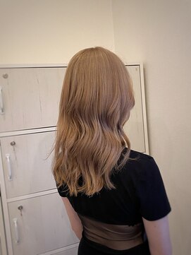 コモレビ(komorebi) 【山本智文】カームベージュレイヤーカット