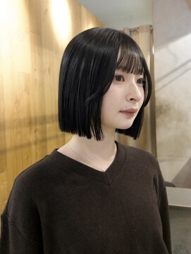 ロマリア(Lomalia) 乾かすだけでキマる髪/馴染むハイトーン透明感グレージュ