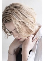 ロロ(ro-ro)&nbsp;【恵比寿roro】ホワイトカラー×シャドウルーツ