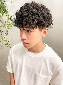 トゥコ(tuco) メンズ　パーマ　前下がり　刈り上げ　ツーブロック