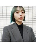 ターコイズブルーグリーン×切りっぱなしボブ