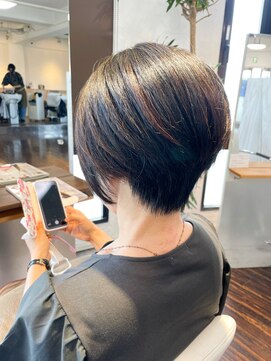 アトリエアルシュ(atelier ARCHE) 前下がりショート,小顔,ひし形ショートボブ,後頭部ボリューム