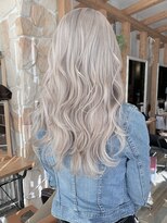 リード バイ ラグーン(LEAD by LAGOON)&nbsp;ホワイトミルクティーベージュケアブリーチインナーイヤリング