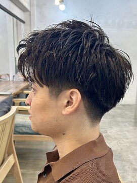 ファルベ(Farbe) ニュアンスパーマ/センターパート/ベリーショート/アッシュ