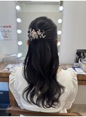 大きめカールのハーフアップ