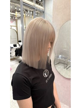 ロンド レア 天神大名店(Lond Le’a) イヤリングカラー/外ハネボブ /縮毛矯正/レイヤーボブ/艶髪