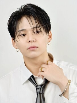 オーシャントーキョーオーバー 渋谷(OCEAN TOKYO OVER) マッシュセンターパートツーブロックフェザーパーマニュアンス