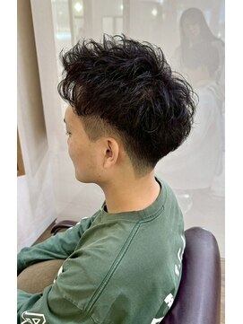 イタクラ 赤道店 (ITAKURA) アップバング／ニュアンスパーマ／メンズパーマ／ツーブロック