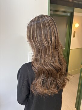 アパートメント オブ ソロン 市川(The Apartment of Solon) レイヤー/ショートボブ/ハイライト/白髪ぼかし/市川/40代/30代