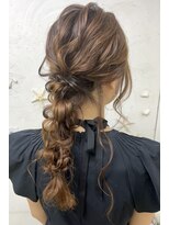 メカマハロジャミング(Me Ka Mahalo Jammming) ゆるふわ編みおろしヘア/ヘアセット/編み下ろし/お呼ばれヘア