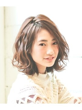 リンネ(Lin'ne) 大人ミディ/マロンベージュ/外ハネボブ/透明感