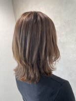 ミューバイケンジ(miu by KENJE)&nbsp;miu&伊藤夏海 白髪ぼかしハイライト◎