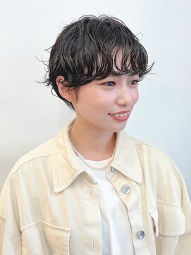 クル(k u r u) 大きめカールのマッシュパーマ