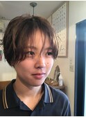 澄んだ瞳キュートな顔立ちには透けた長め前髪でアンニュイ感を!